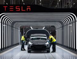 Tesla akan luncurkan taksi otonom “Robotaxi” di China pada Agustus