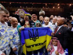 Warga Ukraina Punya Waktu 48 Menit Nikmati Kemenangan Usyk