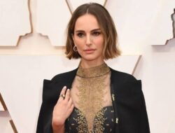 10 Artis Hollywood Paling Cerdas, Natalie Portman Lulus Cum Laude dari Harvard University