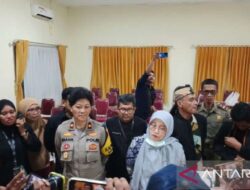 71 orang warga Cipaku Bogor diduga keracunan makanan