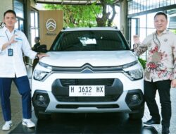 Citroen serahkan unit E-C3 All Electric untuk konsumen Semarang