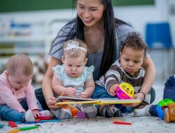 5 Hal yang Perlu Diperhatikan Orang Tua sebelum Titipkan Anak ke Daycare