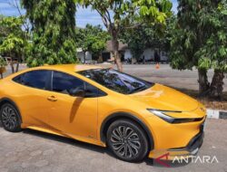 Toyota anggap pasar sedan kurang agresif, Prius hybrid kena imbas?