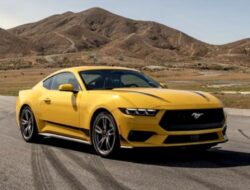 Ford tarik 4.600 Mustang 2024 karena masalah suspensi belakang