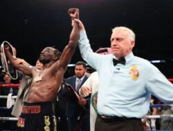 Terence Crawford Juara Dunia 4 Divisi, Perpanjang Rekor Menang 41-0