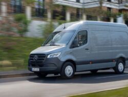 Mercedes siapkan van listrik yang lebih kecil dari eSprinter