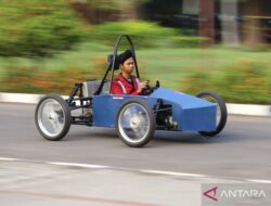 Uji coba kendaraan listrik roda empat REV x EVE Engine Electric (REVENG-E) Tipe I di Telkom University Surabaya